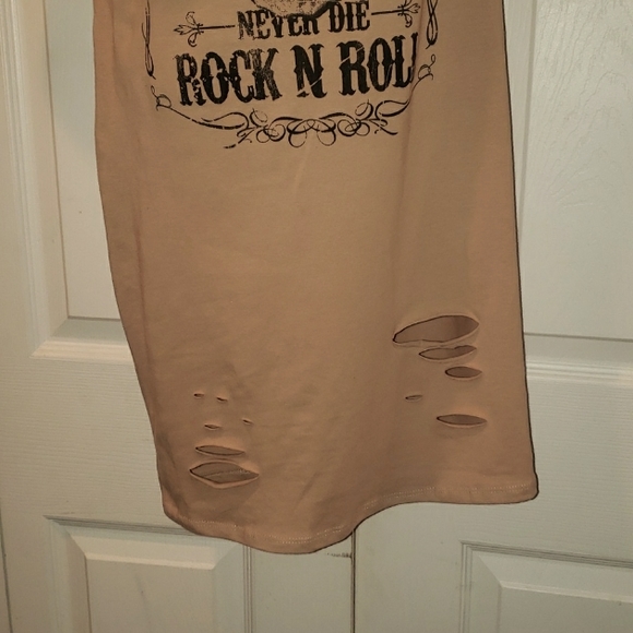 FASHION NOVA ladies distressed graphic mini shirt dress - Picture 3 of 6